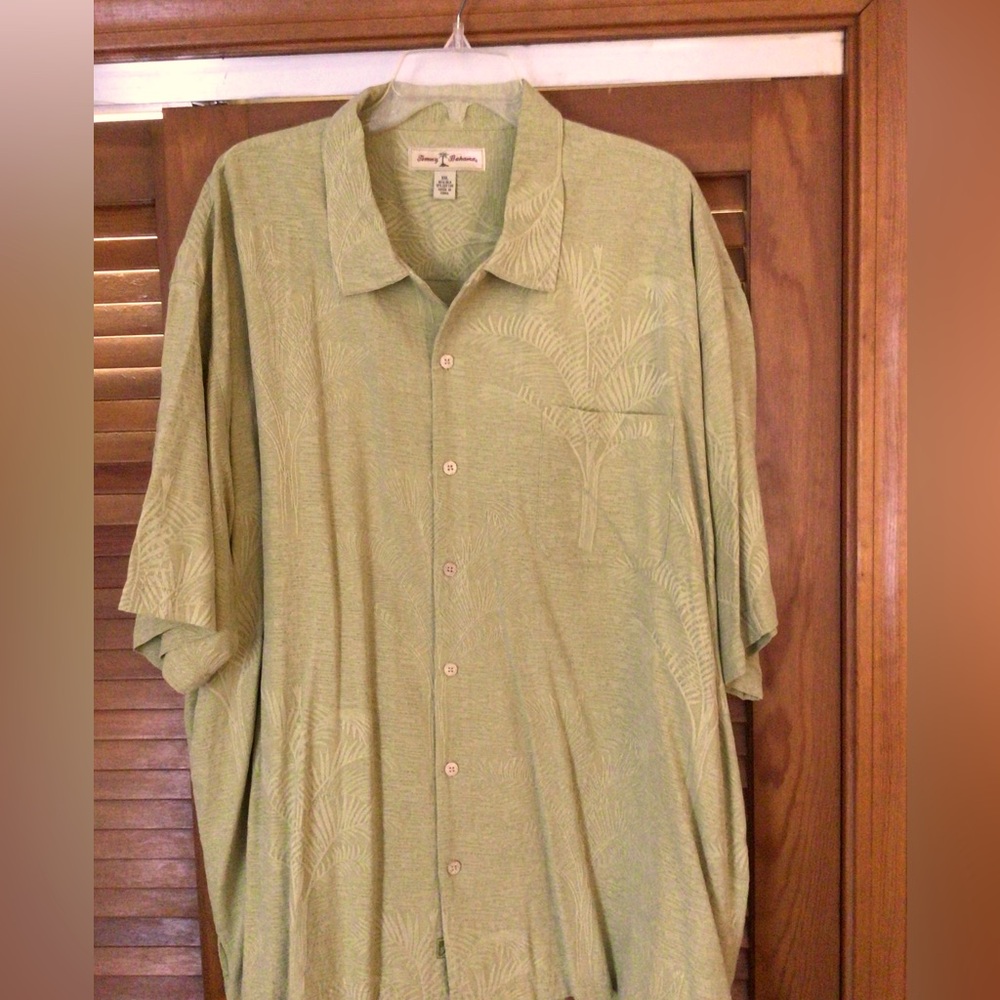 CLASSIC Tommy Bahama Men’s Pocket Shirt